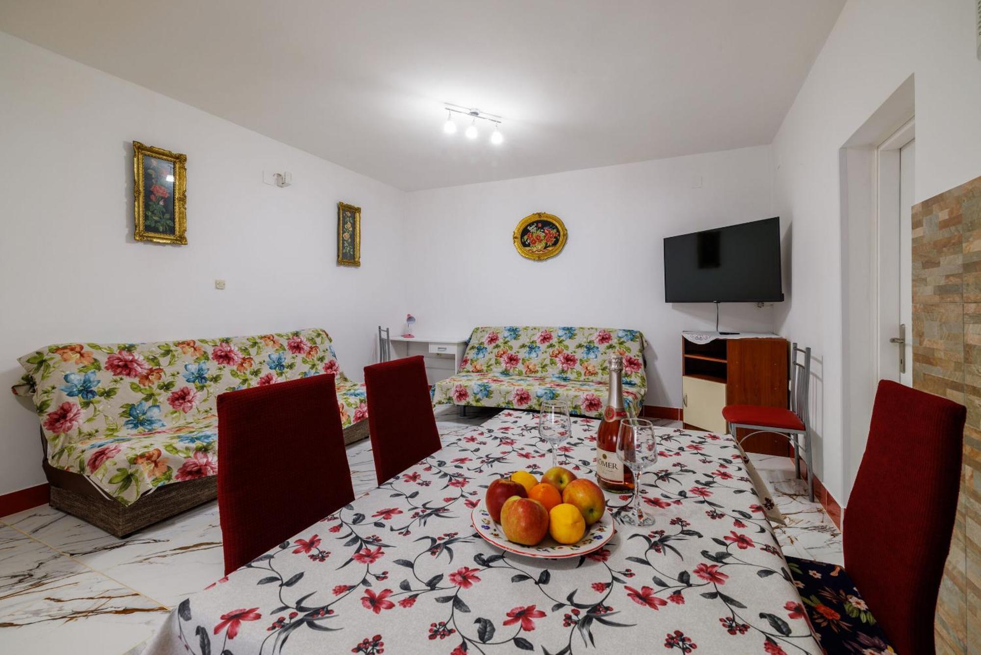 Apartment Grga - 300m To The Sea *