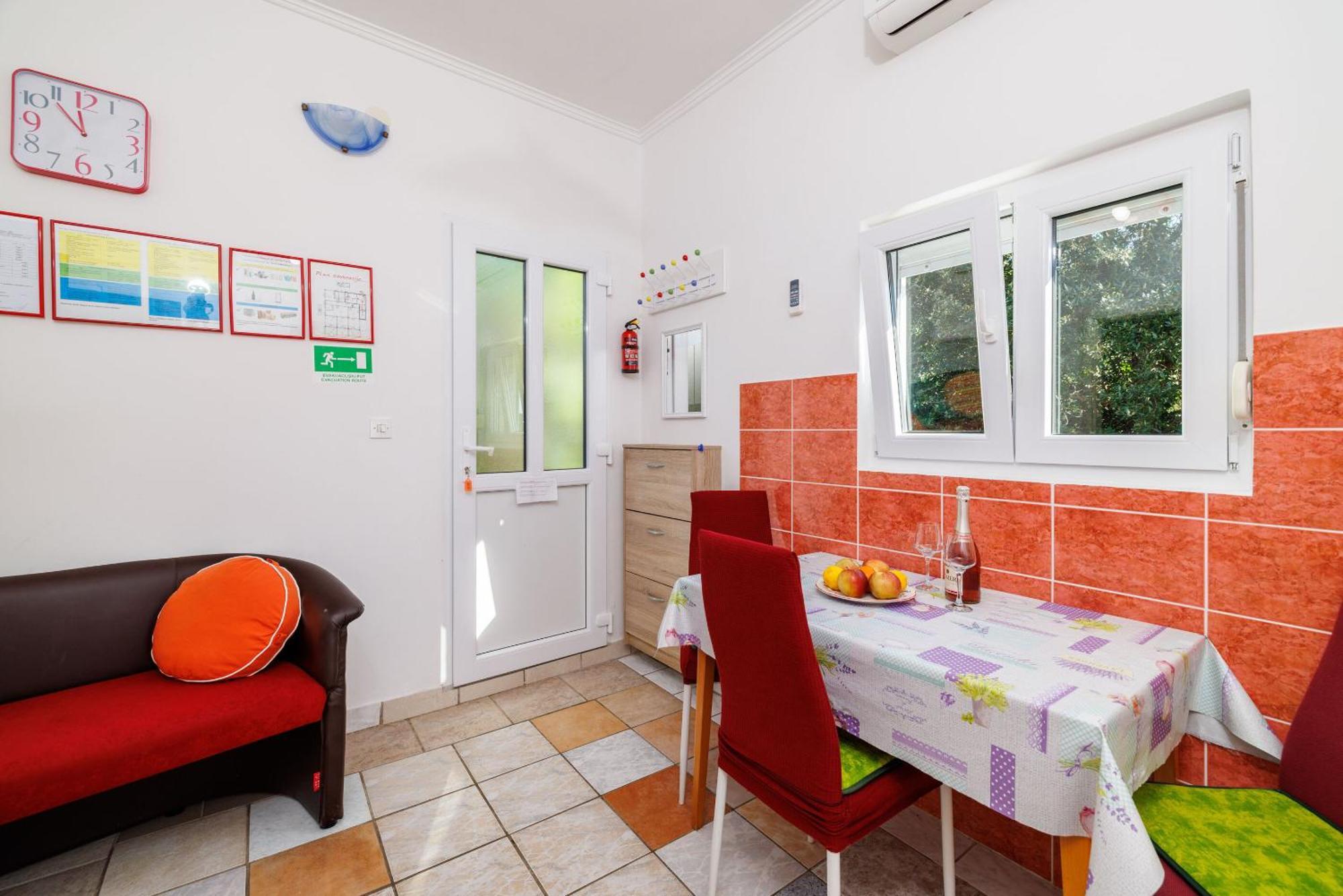 Apartment Grga - 300m To The Sea